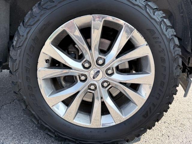 2017 SILVER /Black Ford F-150 (1FTEW1EG8HF) with an EcoBoost 35L V-6 gasoline direct injection engine, Automatic transmission, located at 1175 N Woodruff Ave, Idaho Falls, ID, 83401, 43.506901, -111.999657 - At Timberline Auto, finding a great deal on your next vehicle is always easy! Our experienced sales staff goal is to help find you the right vehicle at the right price! Our knowledgeable finance department has options for almost any credit score. We offer extended service contract options to prot- Photo#40