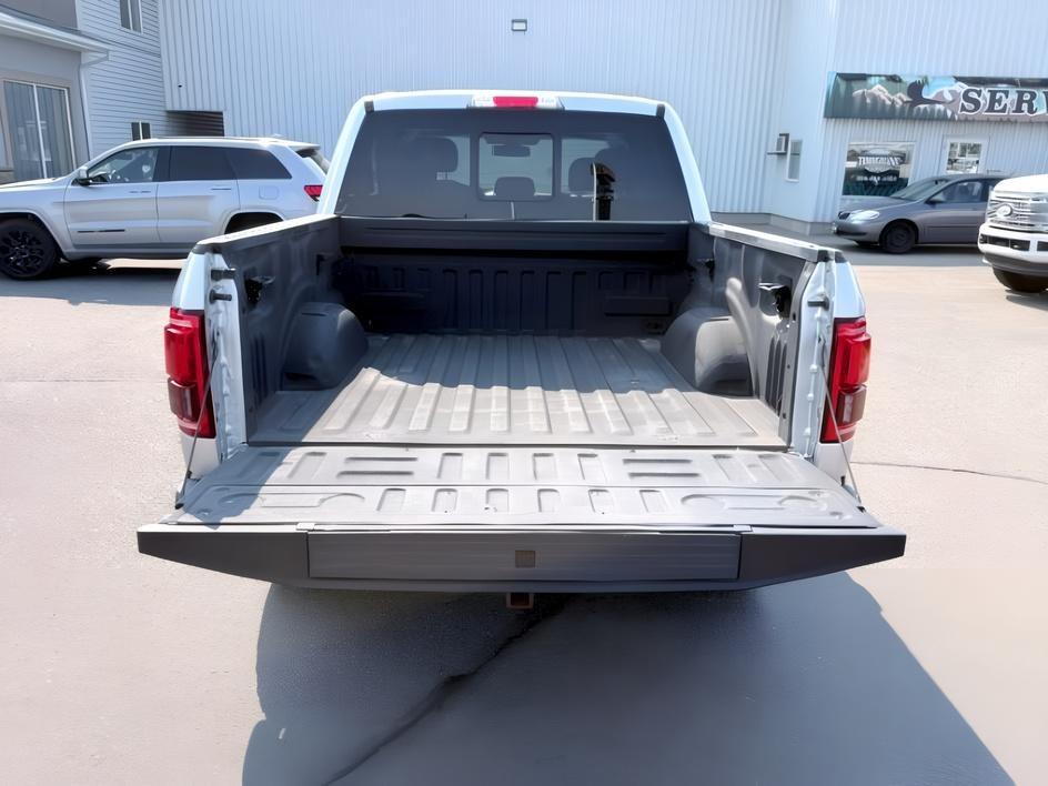 2017 SILVER /Black Ford F-150 (1FTEW1EG8HF) with an EcoBoost 35L V-6 gasoline direct injection engine, Automatic transmission, located at 1175 N Woodruff Ave, Idaho Falls, ID, 83401, 43.506901, -111.999657 - At Timberline Auto, finding a great deal on your next vehicle is always easy! Our experienced sales staff goal is to help find you the right vehicle at the right price! Our knowledgeable finance department has options for almost any credit score. We offer extended service contract options to prot- Photo#5