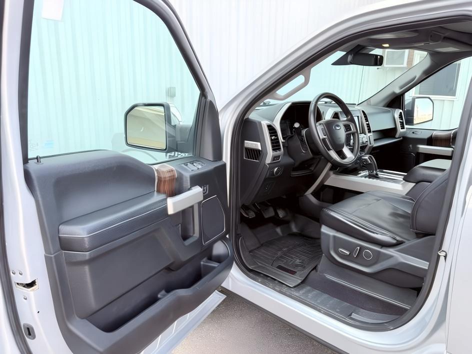 2017 SILVER /Black Ford F-150 (1FTEW1EG8HF) with an EcoBoost 35L V-6 gasoline direct injection engine, Automatic transmission, located at 1175 N Woodruff Ave, Idaho Falls, ID, 83401, 43.506901, -111.999657 - At Timberline Auto, finding a great deal on your next vehicle is always easy! Our experienced sales staff goal is to help find you the right vehicle at the right price! Our knowledgeable finance department has options for almost any credit score. We offer extended service contract options to prot- Photo#12
