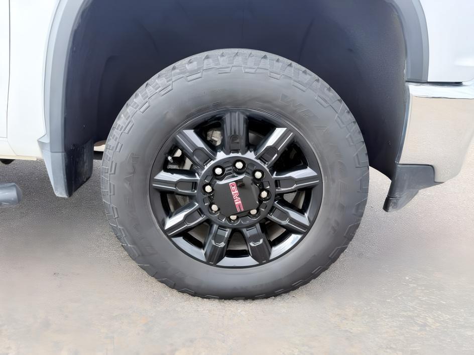 2023 Summit White /Jet Black Chevrolet Silverado LTZ (2GC4YUEY5P1) with an V8, 6.6L engine, 10-speed automatic transmission, located at 1175 N Woodruff Ave, Idaho Falls, ID, 83401, 43.506901, -111.999657 - <b>Vehicle Details</b><br>Drive home capability and luxury in this pre-owned 2023 Chevrolet Silverado 3500 LTZ 4WD, now available in Idaho Falls, ID. Powered by a V8 6.6L Diesel engine, this heavy-duty pickup is built for demanding jobs, towing, and confident year-round driving. The Chevrolet Silver- Photo#38