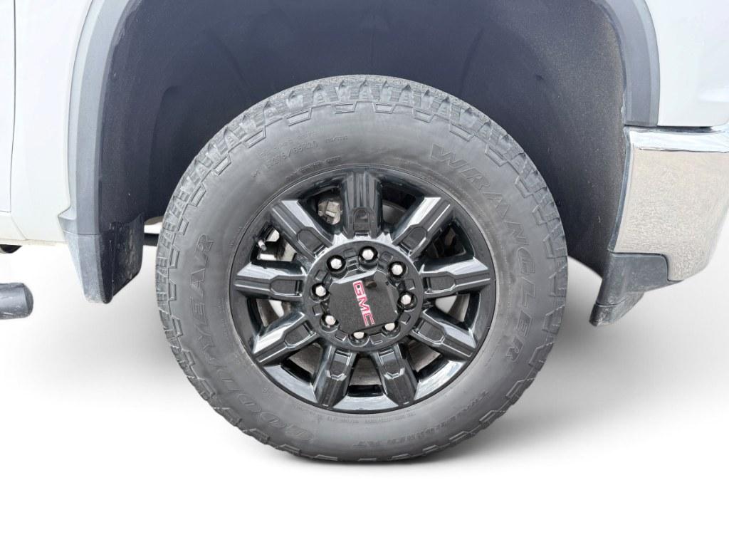 2023 Summit White /Jet Black Chevrolet Silverado LTZ (2GC4YUEY5P1) with an V8, 6.6L engine, 10-speed automatic transmission, located at 1175 N Woodruff Ave, Idaho Falls, ID, 83401, 43.506901, -111.999657 - <b>Vehicle Details</b><br>Drive home capability and luxury in this pre-owned 2023 Chevrolet Silverado 3500 LTZ 4WD, now available in Idaho Falls, ID. Powered by a V8 6.6L Diesel engine, this heavy-duty pickup is built for demanding jobs, towing, and confident year-round driving. The Chevrolet Silver- Photo#11