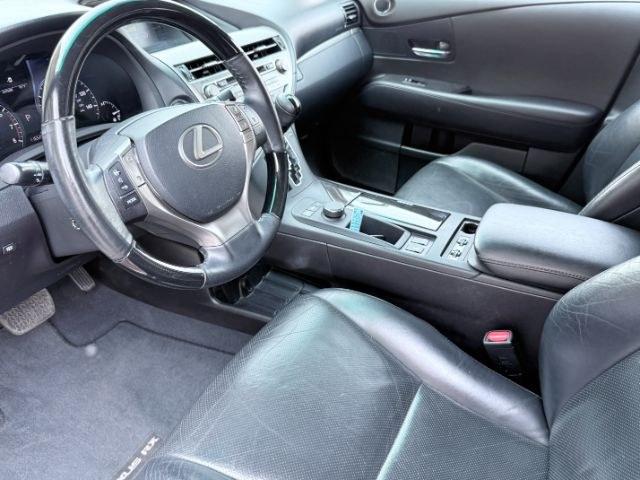 2015 SILVER /LEATHER Lexus RX 350 (2T2ZK1BA9FC) with an 35L V6 engine, Automatic transmission, located at 1175 N Woodruff Ave, Idaho Falls, ID, 83401, 43.506901, -111.999657 - At Timberline Auto, finding a great deal on your next vehicle is always easy! Our experienced sales staff goal is to help find you the right vehicle at the right price! Our knowledgeable finance department has options for almost any credit score. We offer extended service contract options to prot- Photo#46