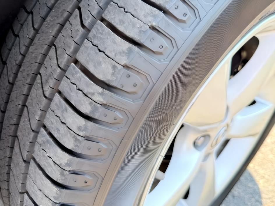 2015 SILVER /LEATHER Lexus RX 350 (2T2ZK1BA9FC) with an 35L V6 engine, Automatic transmission, located at 1175 N Woodruff Ave, Idaho Falls, ID, 83401, 43.506901, -111.999657 - At Timberline Auto, finding a great deal on your next vehicle is always easy! Our experienced sales staff goal is to help find you the right vehicle at the right price! Our knowledgeable finance department has options for almost any credit score. We offer extended service contract options to prot- Photo#12