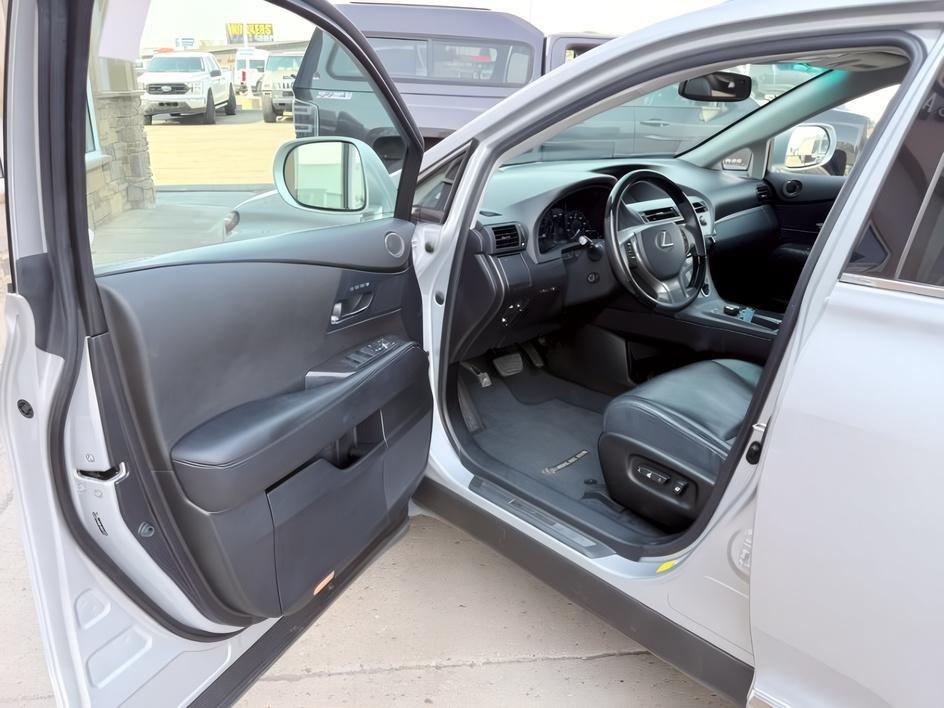 2015 SILVER /LEATHER Lexus RX 350 (2T2ZK1BA9FC) with an 35L V6 engine, Automatic transmission, located at 1175 N Woodruff Ave, Idaho Falls, ID, 83401, 43.506901, -111.999657 - At Timberline Auto, finding a great deal on your next vehicle is always easy! Our experienced sales staff goal is to help find you the right vehicle at the right price! Our knowledgeable finance department has options for almost any credit score. We offer extended service contract options to prot- Photo#14