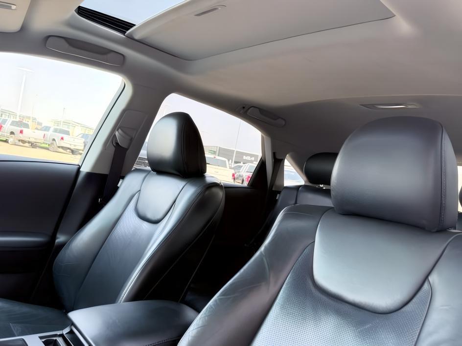 2015 SILVER /LEATHER Lexus RX 350 (2T2ZK1BA9FC) with an 35L V6 engine, Automatic transmission, located at 1175 N Woodruff Ave, Idaho Falls, ID, 83401, 43.506901, -111.999657 - At Timberline Auto, finding a great deal on your next vehicle is always easy! Our experienced sales staff goal is to help find you the right vehicle at the right price! Our knowledgeable finance department has options for almost any credit score. We offer extended service contract options to prot- Photo#24