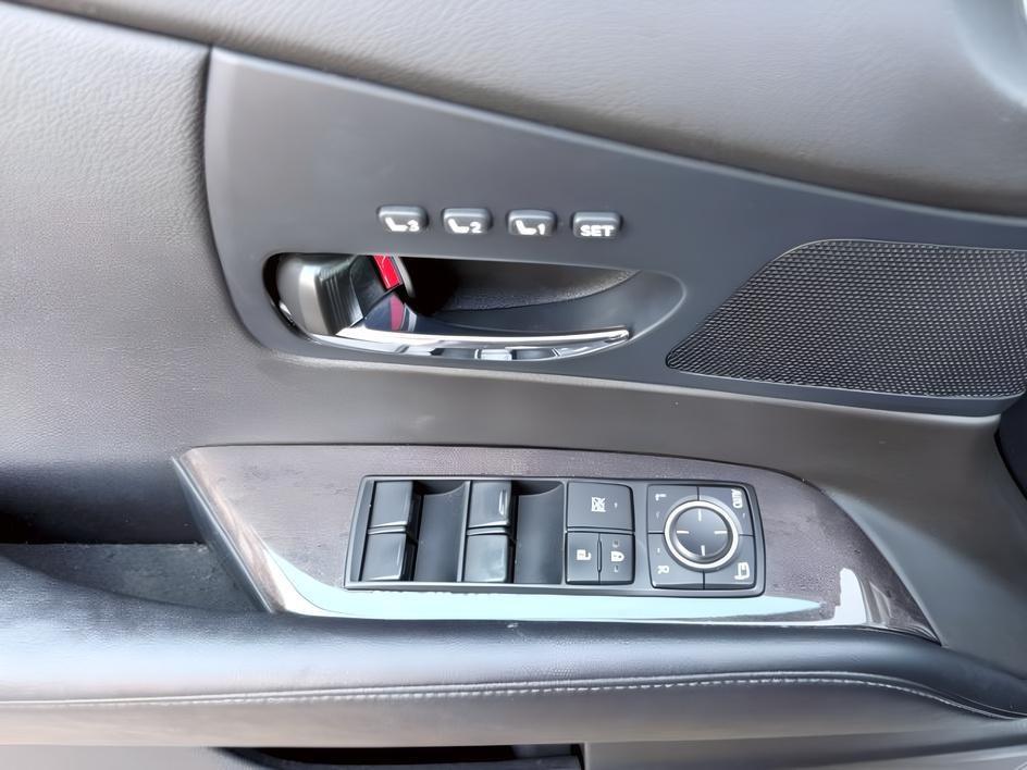 2015 SILVER /LEATHER Lexus RX 350 (2T2ZK1BA9FC) with an 35L V6 engine, Automatic transmission, located at 1175 N Woodruff Ave, Idaho Falls, ID, 83401, 43.506901, -111.999657 - At Timberline Auto, finding a great deal on your next vehicle is always easy! Our experienced sales staff goal is to help find you the right vehicle at the right price! Our knowledgeable finance department has options for almost any credit score. We offer extended service contract options to prot- Photo#25