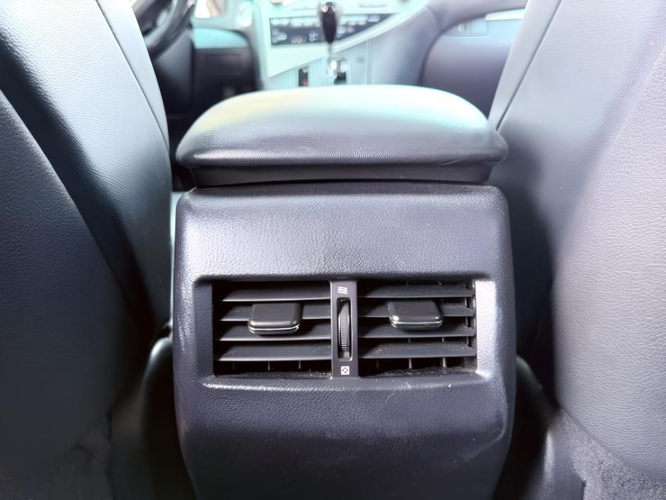 2015 SILVER /LEATHER Lexus RX 350 (2T2ZK1BA9FC) with an 35L V6 engine, Automatic transmission, located at 1175 N Woodruff Ave, Idaho Falls, ID, 83401, 43.506901, -111.999657 - At Timberline Auto, finding a great deal on your next vehicle is always easy! Our experienced sales staff goal is to help find you the right vehicle at the right price! Our knowledgeable finance department has options for almost any credit score. We offer extended service contract options to prot- Photo#27