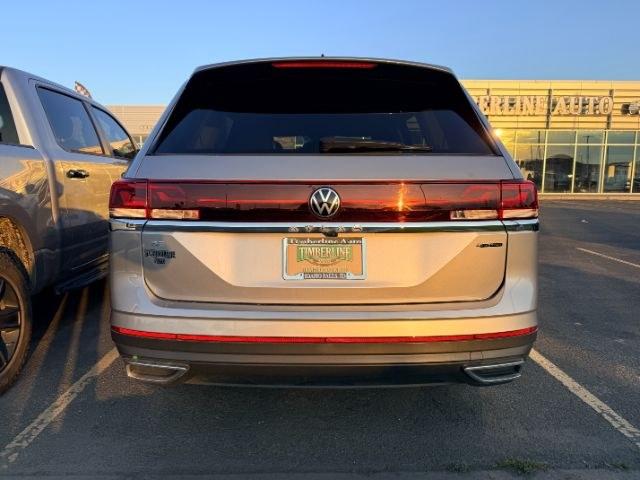 2025 SILVER /Titan Black Volkswagen Atlas 2.0T SE (1V2LR2CA1SC) with an 2L I-4 gasoline direct injection engine, AUTOMATIC transmission, located at 1235 N Woodruff Ave., Idaho Falls, 83401, (208) 523-1053, 43.507172, -112.000488 - At Timberline Auto, finding a great deal on your next vehicle is always easy! Our experienced sales staff goal is to help find you the right vehicle at the right price! Our knowledgeable finance department has options for almost any credit score. We offer extended service contract options to prot- Photo#30