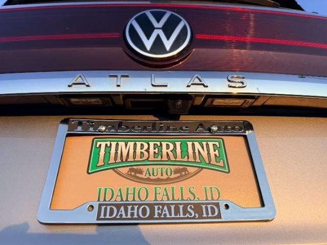 2025 SILVER /Titan Black Volkswagen Atlas 2.0T SE (1V2LR2CA1SC) with an 2L I-4 gasoline direct injection engine, AUTOMATIC transmission, located at 1235 N Woodruff Ave., Idaho Falls, 83401, (208) 523-1053, 43.507172, -112.000488 - At Timberline Auto, finding a great deal on your next vehicle is always easy! Our experienced sales staff goal is to help find you the right vehicle at the right price! Our knowledgeable finance department has options for almost any credit score. We offer extended service contract options to prot- Photo#31