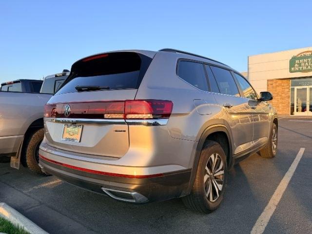 2025 SILVER /Titan Black Volkswagen Atlas 2.0T SE (1V2LR2CA1SC) with an 2L I-4 gasoline direct injection engine, AUTOMATIC transmission, located at 1235 N Woodruff Ave., Idaho Falls, 83401, (208) 523-1053, 43.507172, -112.000488 - At Timberline Auto, finding a great deal on your next vehicle is always easy! Our experienced sales staff goal is to help find you the right vehicle at the right price! Our knowledgeable finance department has options for almost any credit score. We offer extended service contract options to prot- Photo#32