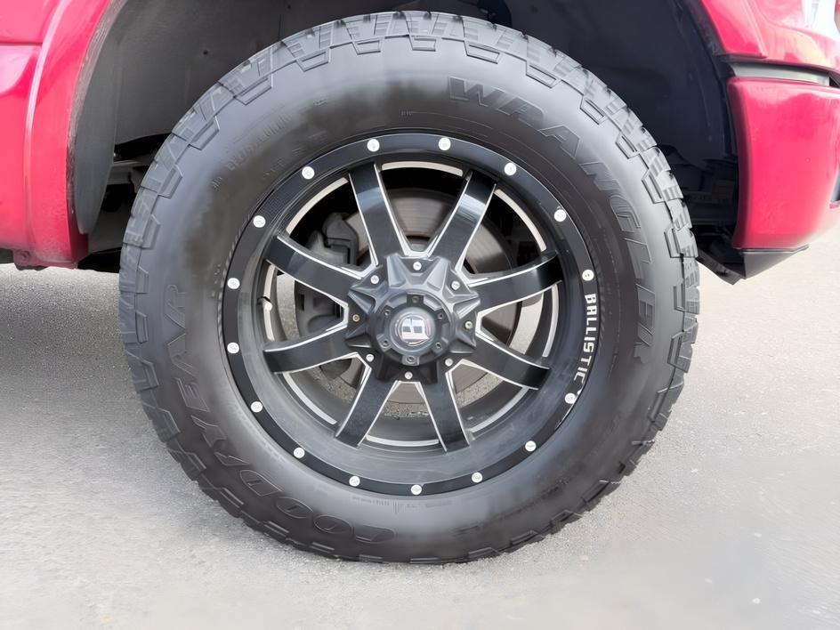 2018 RED /Black Ford F-150 (1FTEW1EP7JK) with an EcoBoost 27L V-6 portdirect injection engine, Automatic transmission, located at 1175 N Woodruff Ave, Idaho Falls, ID, 83401, 43.506901, -111.999657 - At Timberline Auto, finding a great deal on your next vehicle is always easy! Our experienced sales staff goal is to help find you the right vehicle at the right price! Our knowledgeable finance department has options for almost any credit score. We offer extended service contract options to prot- Photo#11