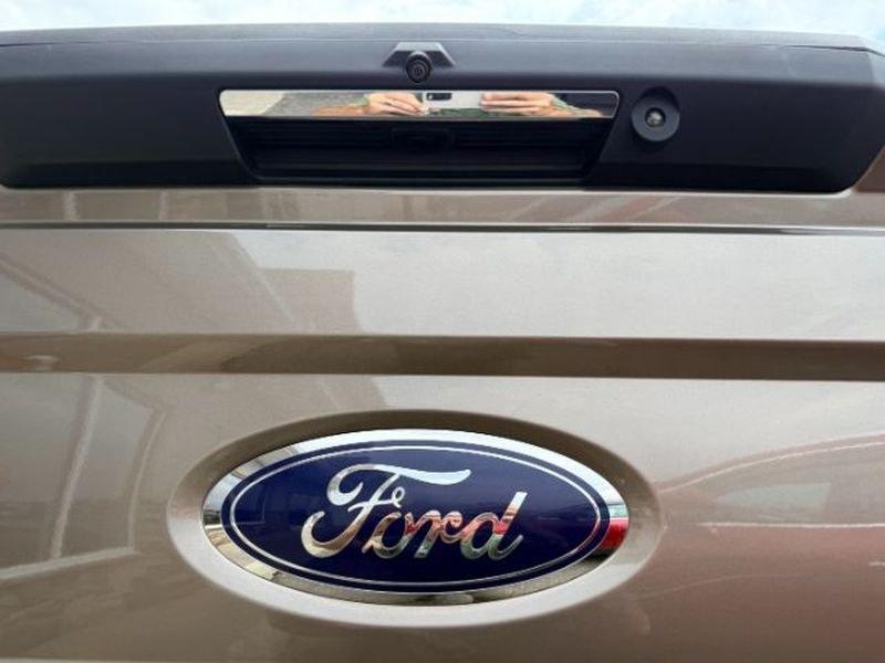 2019 TAN /Black Ford F-350 LARIAT (1FT8W3BT8KE) with an V8, 6.7L engine, 6-speed automatic transmission, located at 1175 N Woodruff Ave, Idaho Falls, ID, 83401, 43.506901, -111.999657 - <b>Vehicle Details</b><br>Take command of tough jobs and long hauls in this pre-owned 2019 Ford F-350 Super Duty LARIAT 4WD, built to deliver strength, capability, and premium comfort in one highly capable heavy-duty truck. Powered by the proven V8 6.7L Diesel engine, this Ford F-350 Super Duty offe- Photo#4