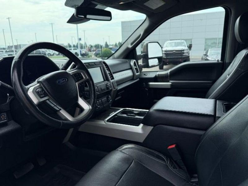 2019 TAN /Black Ford F-350 LARIAT (1FT8W3BT8KE) with an V8, 6.7L engine, 6-speed automatic transmission, located at 1175 N Woodruff Ave, Idaho Falls, ID, 83401, 43.506901, -111.999657 - <b>Vehicle Details</b><br>Take command of tough jobs and long hauls in this pre-owned 2019 Ford F-350 Super Duty LARIAT 4WD, built to deliver strength, capability, and premium comfort in one highly capable heavy-duty truck. Powered by the proven V8 6.7L Diesel engine, this Ford F-350 Super Duty offe- Photo#14
