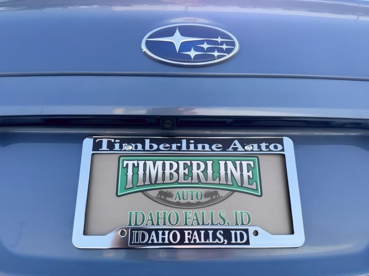 2018 BLUE /Slate Black Subaru Legacy (4S3BNAF6XJ3) with an 25L H-4 DOHC engine, Automatic transmission, located at 1175 N Woodruff Ave, Idaho Falls, ID, 83401, 43.506901, -111.999657 - At Timberline Auto, finding a great deal on your next vehicle is always easy! Our experienced sales staff goal is to help find you the right vehicle at the right price! Our knowledgeable finance department has options for almost any credit score. We offer extended service contract options to prot- Photo#4