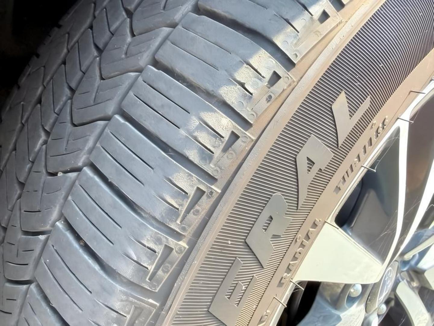2018 BLUE /Slate Black Subaru Legacy (4S3BNAF6XJ3) with an 25L H-4 DOHC engine, Automatic transmission, located at 1175 N Woodruff Ave, Idaho Falls, ID, 83401, 43.506901, -111.999657 - At Timberline Auto, finding a great deal on your next vehicle is always easy! Our experienced sales staff goal is to help find you the right vehicle at the right price! Our knowledgeable finance department has options for almost any credit score. We offer extended service contract options to prot- Photo#9