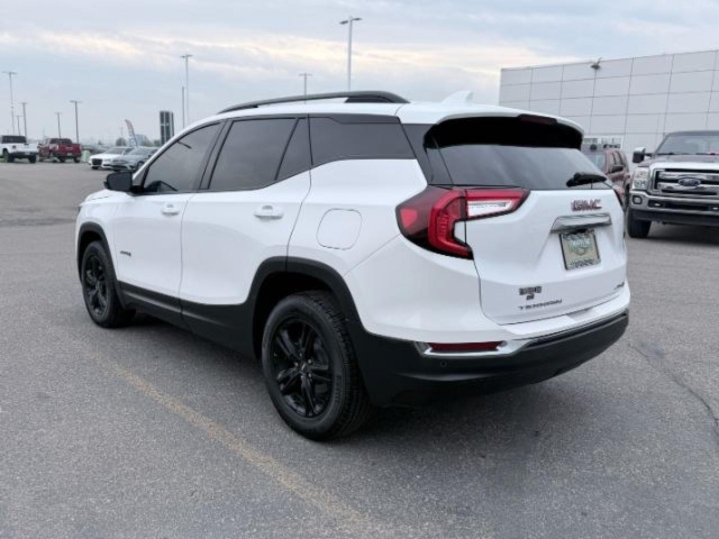 2024 WHITE /LEATHER GMC Terrain (3GKALYEG1RL) with an 15L I4 TURBO engine, Automatic transmission, located at 1175 N Woodruff Ave, Idaho Falls, ID, 83401, 43.506901, -111.999657 - At Timberline Auto, finding a great deal on your next vehicle is always easy! Our experienced sales staff goal is to help find you the right vehicle at the right price! Our knowledgeable finance department has options for almost any credit score. We offer extended service contract options to prot- Photo#2