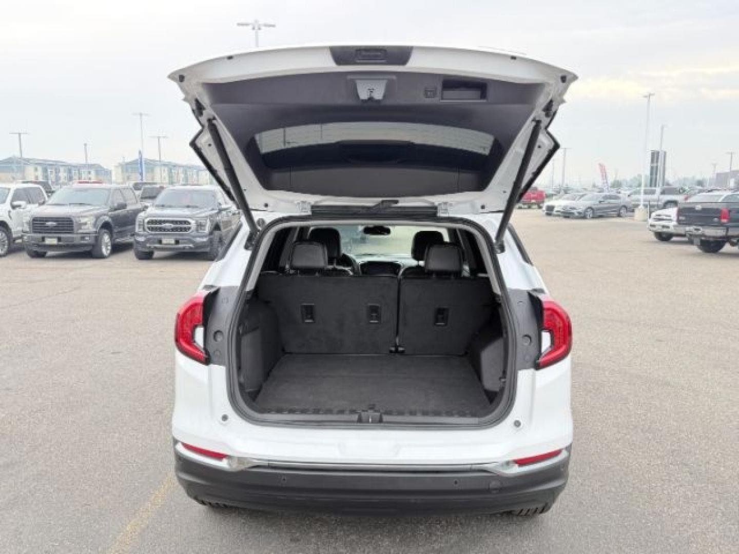 2024 WHITE /LEATHER GMC Terrain (3GKALYEG1RL) with an 15L I4 TURBO engine, Automatic transmission, located at 1175 N Woodruff Ave, Idaho Falls, ID, 83401, 43.506901, -111.999657 - At Timberline Auto, finding a great deal on your next vehicle is always easy! Our experienced sales staff goal is to help find you the right vehicle at the right price! Our knowledgeable finance department has options for almost any credit score. We offer extended service contract options to prot- Photo#5