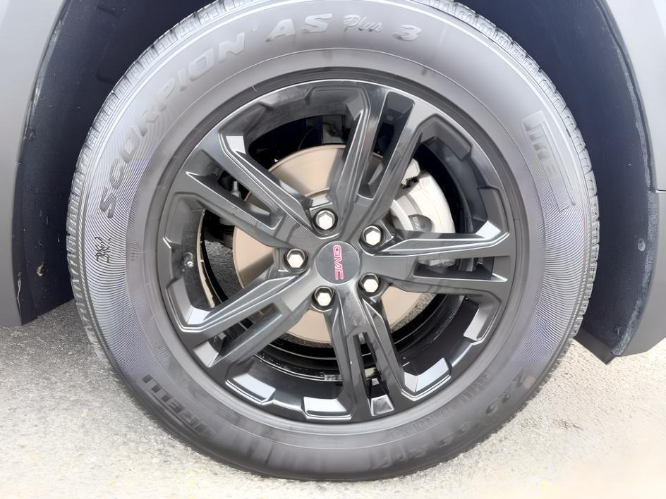 2024 WHITE /LEATHER GMC Terrain (3GKALYEG1RL) with an 15L I4 TURBO engine, Automatic transmission, located at 1175 N Woodruff Ave, Idaho Falls, ID, 83401, 43.506901, -111.999657 - At Timberline Auto, finding a great deal on your next vehicle is always easy! Our experienced sales staff goal is to help find you the right vehicle at the right price! Our knowledgeable finance department has options for almost any credit score. We offer extended service contract options to prot- Photo#13