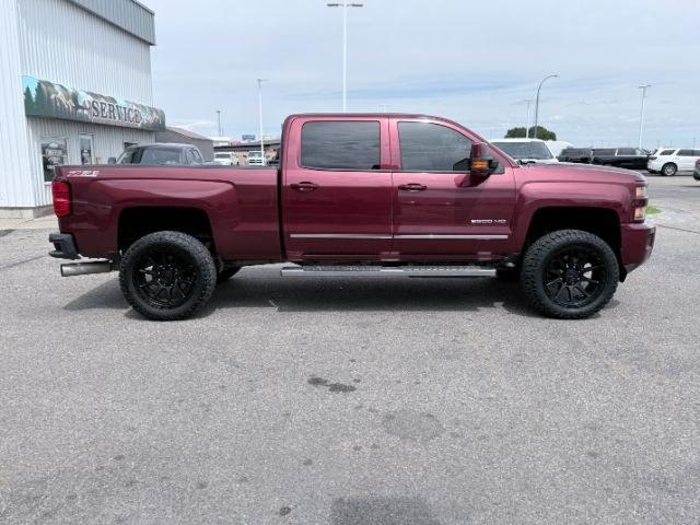 2015 MAROON /Jet Black Chevrolet Silverado 2500HD (1GC1KWE82FF) with an 66L V8 16V OHV TURBO DIESEL engine, Automatic transmission, located at 1175 N Woodruff Ave, Idaho Falls, ID, 83401, 43.506901, -111.999657 - At Timberline Auto, finding a great deal on your next vehicle is always easy! Our experienced sales staff goal is to help find you the right vehicle at the right price! Our knowledgeable finance department has options for almost any credit score. We offer extended service contract options to prot- Photo#36