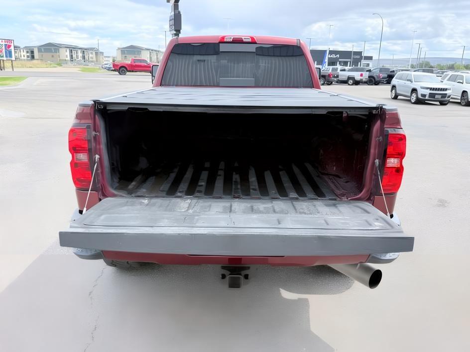 2015 MAROON /Jet Black Chevrolet Silverado 2500HD (1GC1KWE82FF) with an 66L V8 16V OHV TURBO DIESEL engine, Automatic transmission, located at 1175 N Woodruff Ave, Idaho Falls, ID, 83401, 43.506901, -111.999657 - At Timberline Auto, finding a great deal on your next vehicle is always easy! Our experienced sales staff goal is to help find you the right vehicle at the right price! Our knowledgeable finance department has options for almost any credit score. We offer extended service contract options to prot- Photo#5