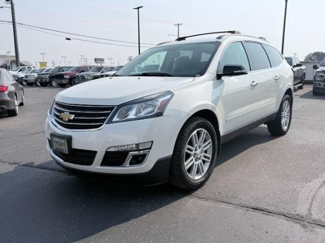 2015 WHITE /Ebony Chevrolet Traverse LT (1GNKRGKD2FJ) with an 3.6L V-6 gasoline direct injection engine, AUTOMATIC transmission, located at 1235 N Woodruff Ave., Idaho Falls, 83401, (208) 523-1053, 43.507172, -112.000488 - At Timberline Auto, finding a great deal on your next vehicle is always easy! Our experienced sales staff goal is to help find you the right vehicle at the right price! Our knowledgeable finance department has options for almost any credit score. We offer extended service contract options to prot- Photo#29