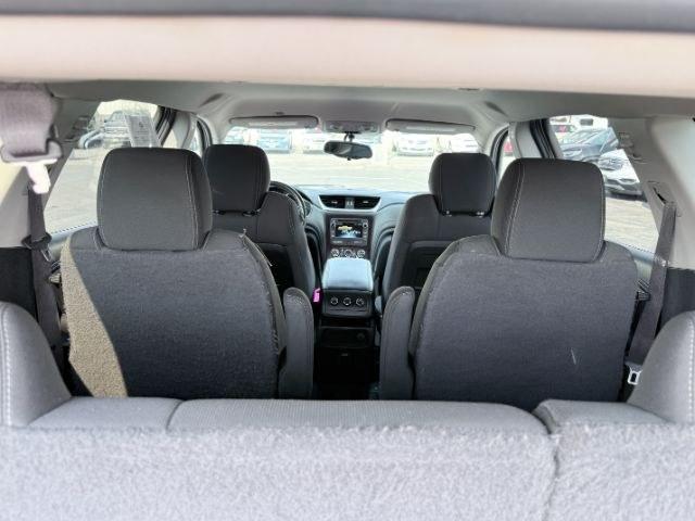 2015 WHITE /Ebony Chevrolet Traverse LT (1GNKRGKD2FJ) with an 3.6L V-6 gasoline direct injection engine, AUTOMATIC transmission, located at 1235 N Woodruff Ave., Idaho Falls, 83401, (208) 523-1053, 43.507172, -112.000488 - At Timberline Auto, finding a great deal on your next vehicle is always easy! Our experienced sales staff goal is to help find you the right vehicle at the right price! Our knowledgeable finance department has options for almost any credit score. We offer extended service contract options to prot- Photo#35