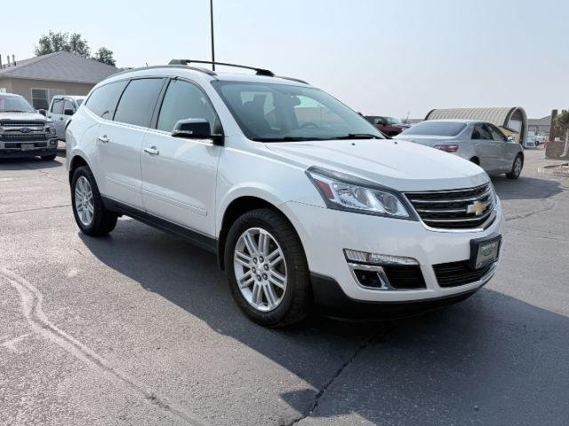 2015 WHITE /Ebony Chevrolet Traverse LT (1GNKRGKD2FJ) with an 3.6L V-6 gasoline direct injection engine, AUTOMATIC transmission, located at 1235 N Woodruff Ave., Idaho Falls, 83401, (208) 523-1053, 43.507172, -112.000488 - At Timberline Auto, finding a great deal on your next vehicle is always easy! Our experienced sales staff goal is to help find you the right vehicle at the right price! Our knowledgeable finance department has options for almost any credit score. We offer extended service contract options to prot- Photo#38