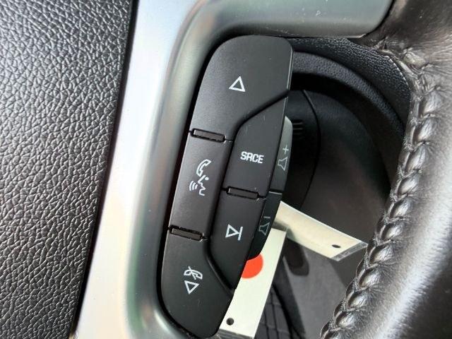 2015 WHITE /Ebony Chevrolet Traverse LT (1GNKRGKD2FJ) with an 3.6L V-6 gasoline direct injection engine, AUTOMATIC transmission, located at 1235 N Woodruff Ave., Idaho Falls, 83401, (208) 523-1053, 43.507172, -112.000488 - At Timberline Auto, finding a great deal on your next vehicle is always easy! Our experienced sales staff goal is to help find you the right vehicle at the right price! Our knowledgeable finance department has options for almost any credit score. We offer extended service contract options to prot- Photo#50
