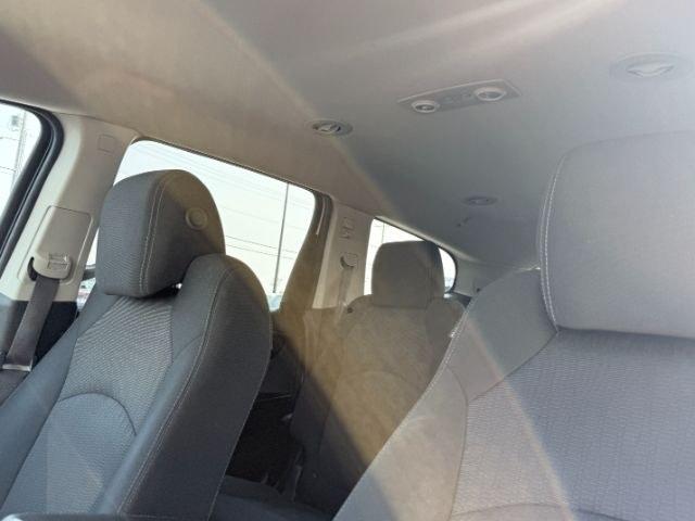 2015 WHITE /Ebony Chevrolet Traverse LT (1GNKRGKD2FJ) with an 3.6L V-6 gasoline direct injection engine, AUTOMATIC transmission, located at 1235 N Woodruff Ave., Idaho Falls, 83401, (208) 523-1053, 43.507172, -112.000488 - At Timberline Auto, finding a great deal on your next vehicle is always easy! Our experienced sales staff goal is to help find you the right vehicle at the right price! Our knowledgeable finance department has options for almost any credit score. We offer extended service contract options to prot- Photo#52
