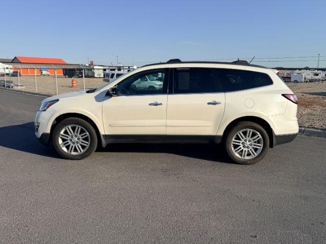 2015 WHITE /Ebony Chevrolet Traverse LT (1GNKRGKD2FJ) with an 3.6L V-6 gasoline direct injection engine, AUTOMATIC transmission, located at 1235 N Woodruff Ave., Idaho Falls, 83401, (208) 523-1053, 43.507172, -112.000488 - At Timberline Auto, finding a great deal on your next vehicle is always easy! Our experienced sales staff goal is to help find you the right vehicle at the right price! Our knowledgeable finance department has options for almost any credit score. We offer extended service contract options to prot- Photo#1