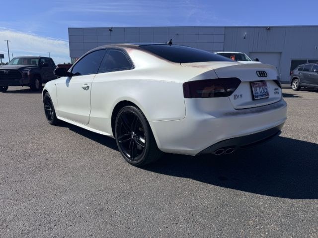 2010 WHITE /Black Audi S5 4.2 Premium Plus (WAUVVAFR1AA) with an 4.2L V-8 gasoline direct injection engine, AUTOMATIC transmission, located at 1235 N Woodruff Ave., Idaho Falls, 83401, (208) 523-1053, 43.507172, -112.000488 - At Timberline Auto, finding a great deal on your next vehicle is always easy! Our experienced sales staff goal is to help find you the right vehicle at the right price! Our knowledgeable finance department has options for almost any credit score. We offer extended service contract options to prot- Photo#2