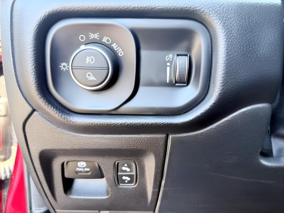 2022 MAROON /Black Ram 1500 (1C6SRFFT2NN) with an HEMI 57L V-8 variable valve control engine, Automatic transmission, located at 1175 N Woodruff Ave, Idaho Falls, ID, 83401, 43.506901, -111.999657 - At Timberline Auto, finding a great deal on your next vehicle is always easy! Our experienced sales staff goal is to help find you the right vehicle at the right price! Our knowledgeable finance department has options for almost any credit score. We offer extended service contract options to prot- Photo#22