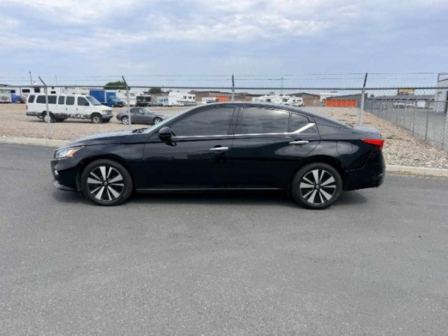 2019 BLACK /Charcoal Nissan Altima (1N4BL4EV1KC) with an 25L I-4 gasoline direct injection engine, Automatic transmission, located at 1175 N Woodruff Ave, Idaho Falls, ID, 83401, 43.506901, -111.999657 - At Timberline Auto, finding a great deal on your next vehicle is always easy! Our experienced sales staff goal is to help find you the right vehicle at the right price! Our knowledgeable finance department has options for almost any credit score. We offer extended service contract options to prot- Photo#1
