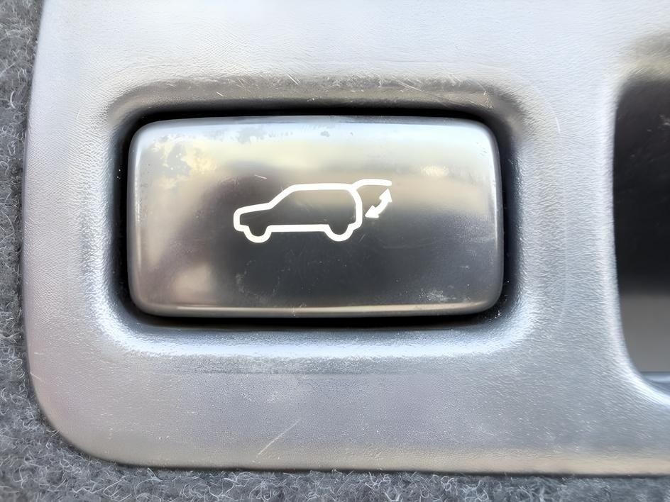 2013 BLACK /LEATHER Lexus RX 450h (JTJBC1BA6D2) with an 35L V6 HYBRID engine, Automatic transmission, located at 1175 N Woodruff Ave, Idaho Falls, ID, 83401, 43.506901, -111.999657 - At Timberline Auto, finding a great deal on your next vehicle is always easy! Our experienced sales staff goal is to help find you the right vehicle at the right price! Our knowledgeable finance department has options for almost any credit score. We offer extended service contract options to prot- Photo#6