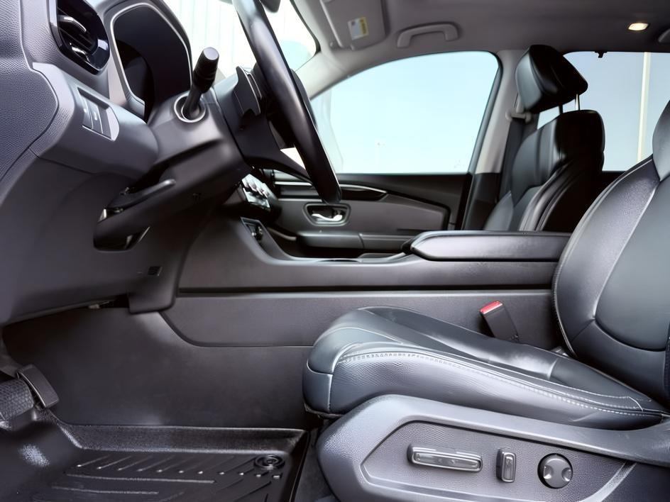 2023 Sonic Gray Pearl /Black Honda Pilot Touring (5FNYG2H75PB) with an V6, 3.5L engine, 10-speed automatic transmission, located at 1175 N Woodruff Ave, Idaho Falls, ID, 83401, 43.506901, -111.999657 - <b>Vehicle Details</b><br>Experience the confidence and comfort of this pre-owned 2023 Honda Pilot Touring, a refined three-row SUV built to handle busy family schedules, weekend road trips, and everyday driving with ease. Powered by a strong V6, 3.5L gasoline engine, this Honda Pilot delivers smoot- Photo#47