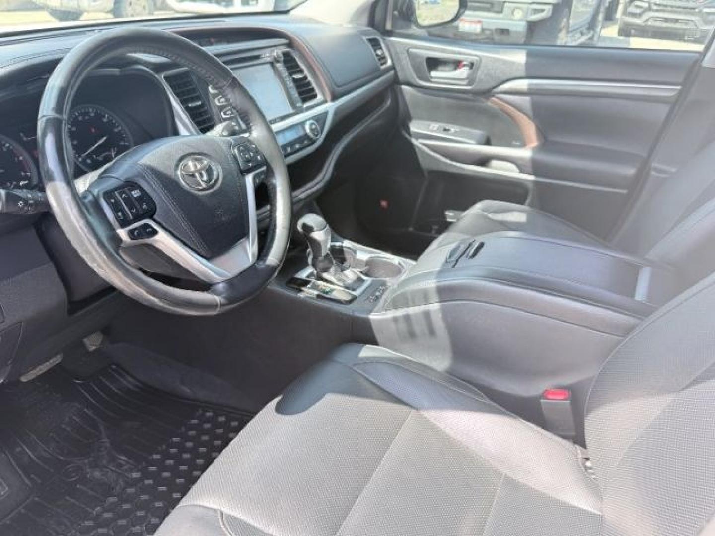 2017 WHITE /Black Toyota Highlander (5TDDZRFH6HS) with an 35L V-6 portdirect injection engine, Automatic transmission, located at 1175 N Woodruff Ave, Idaho Falls, ID, 83401, 43.506901, -111.999657 - At Timberline Auto, finding a great deal on your next vehicle is always easy! Our experienced sales staff goal is to help find you the right vehicle at the right price! Our knowledgeable finance department has options for almost any credit score. We offer extended service contract options to prot- Photo#50