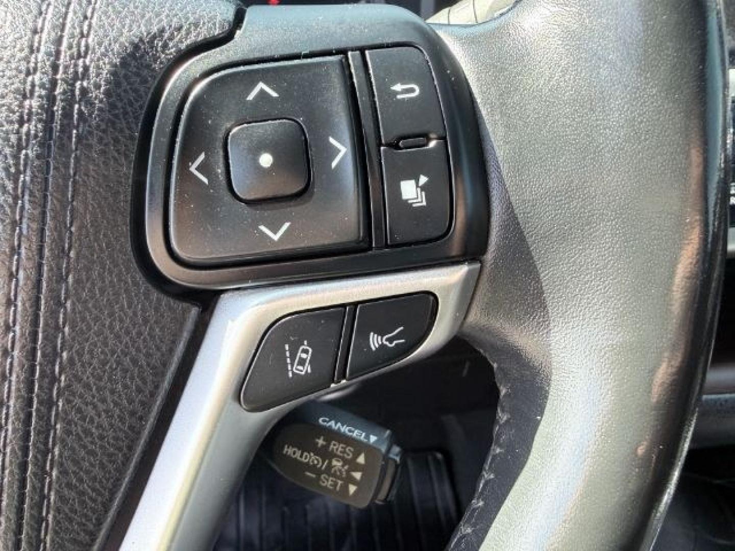 2017 WHITE /Black Toyota Highlander (5TDDZRFH6HS) with an 35L V-6 portdirect injection engine, Automatic transmission, located at 1175 N Woodruff Ave, Idaho Falls, ID, 83401, 43.506901, -111.999657 - At Timberline Auto, finding a great deal on your next vehicle is always easy! Our experienced sales staff goal is to help find you the right vehicle at the right price! Our knowledgeable finance department has options for almost any credit score. We offer extended service contract options to prot- Photo#57