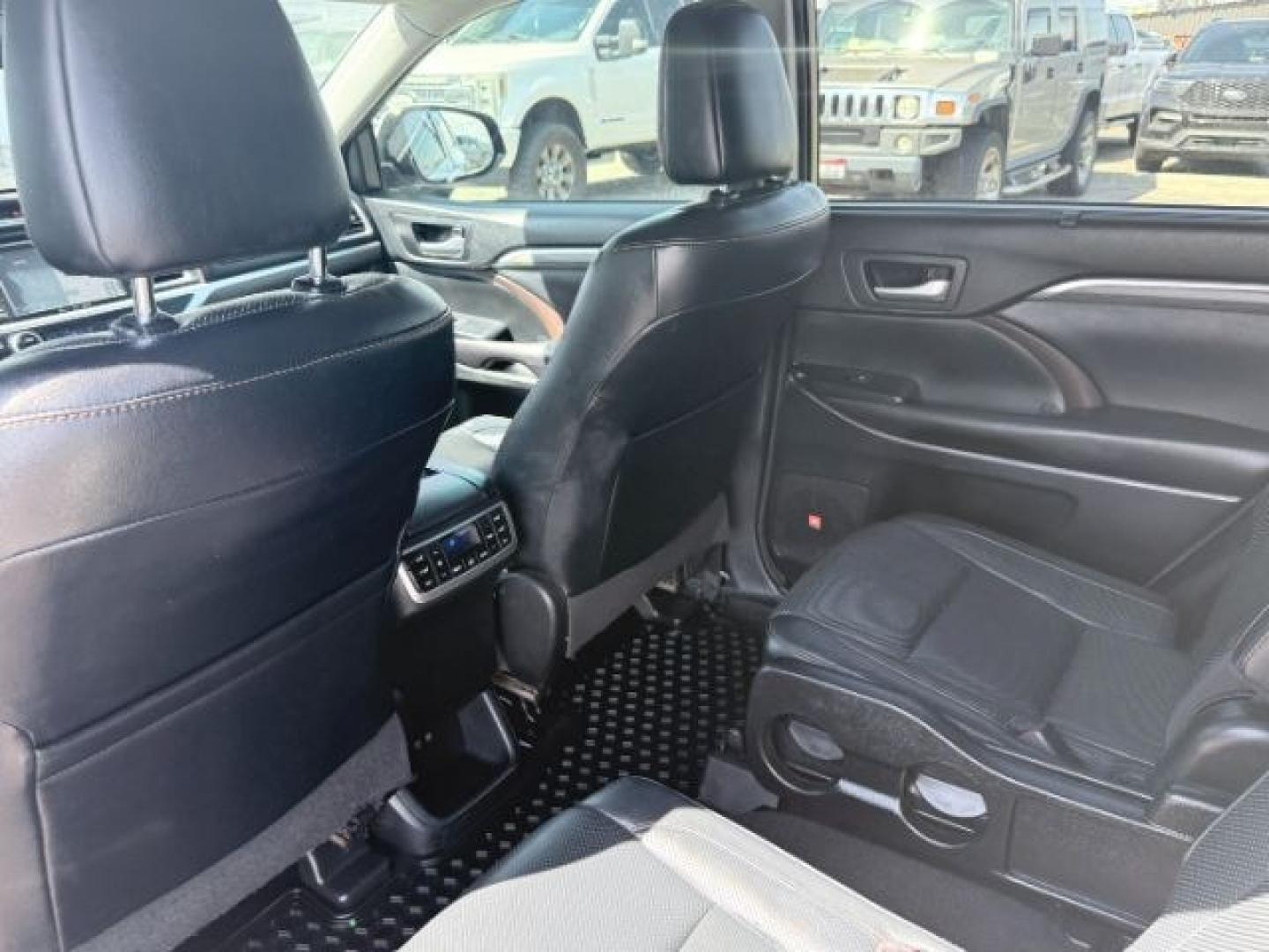 2017 WHITE /Black Toyota Highlander (5TDDZRFH6HS) with an 35L V-6 portdirect injection engine, Automatic transmission, located at 1175 N Woodruff Ave, Idaho Falls, ID, 83401, 43.506901, -111.999657 - At Timberline Auto, finding a great deal on your next vehicle is always easy! Our experienced sales staff goal is to help find you the right vehicle at the right price! Our knowledgeable finance department has options for almost any credit score. We offer extended service contract options to prot- Photo#64