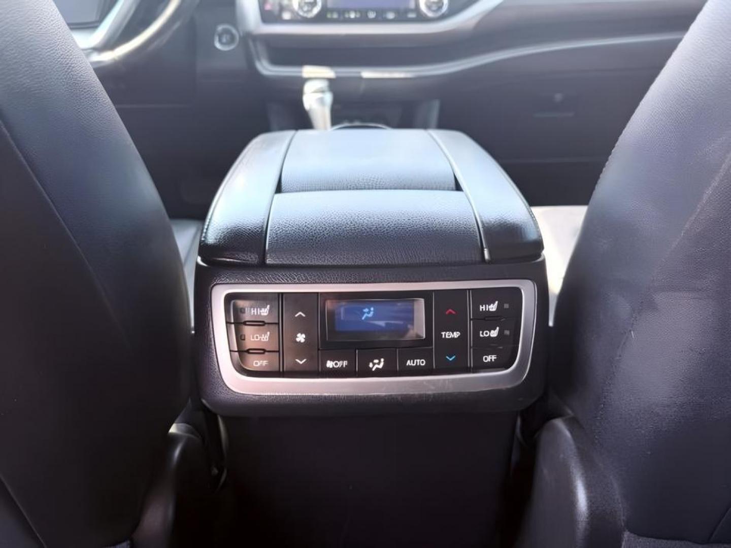 2017 WHITE /Black Toyota Highlander (5TDDZRFH6HS) with an 35L V-6 portdirect injection engine, Automatic transmission, located at 1175 N Woodruff Ave, Idaho Falls, ID, 83401, 43.506901, -111.999657 - At Timberline Auto, finding a great deal on your next vehicle is always easy! Our experienced sales staff goal is to help find you the right vehicle at the right price! Our knowledgeable finance department has options for almost any credit score. We offer extended service contract options to prot- Photo#30