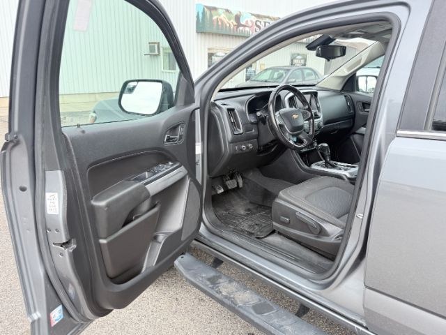 2020 Satin Steel Metallic /Jet Black Chevrolet Colorado 4WD LT (1GCGTCEN8L1) with an V6, 3.6L engine, 8-speed automatic transmission, located at 1175 N Woodruff Ave, Idaho Falls, ID, 83401, 43.506901, -111.999657 - <b>Vehicle Details</b><br>Discover capability and comfort in this 2020 Chevrolet Colorado LT 4WD, now available in Idaho Falls, ID. Powered by a strong 3.6L V6 Gasoline engine, this midsize pickup delivers confident performance for commuting, hauling, and weekend adventures alike. The four-wheel dri- Photo#67
