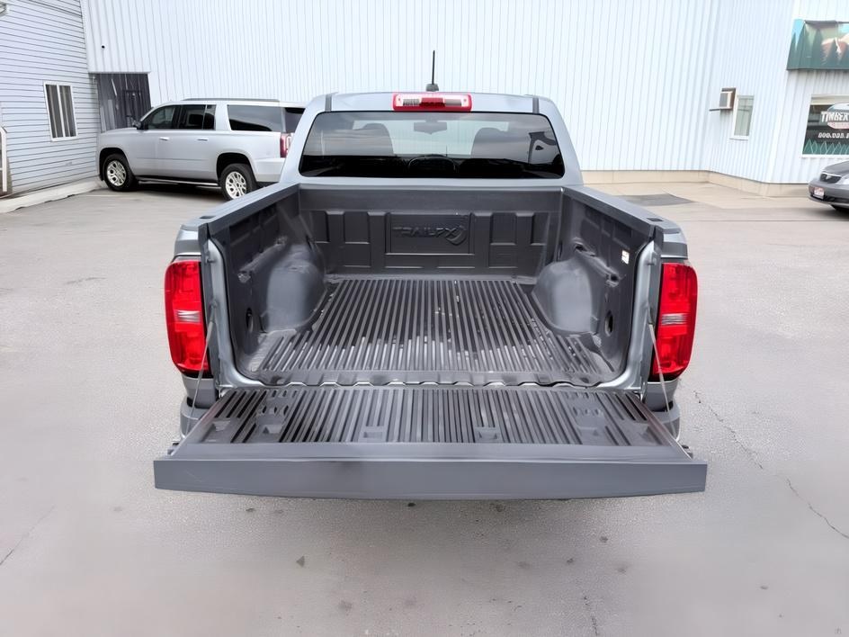 2020 Satin Steel Metallic /Jet Black Chevrolet Colorado 4WD LT (1GCGTCEN8L1) with an V6, 3.6L engine, 8-speed automatic transmission, located at 1175 N Woodruff Ave, Idaho Falls, ID, 83401, 43.506901, -111.999657 - <b>Vehicle Details</b><br>Discover capability and comfort in this 2020 Chevrolet Colorado LT 4WD, now available in Idaho Falls, ID. Powered by a strong 3.6L V6 Gasoline engine, this midsize pickup delivers confident performance for commuting, hauling, and weekend adventures alike. The four-wheel dri- Photo#32