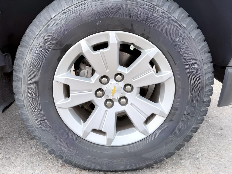 2020 Satin Steel Metallic /Jet Black Chevrolet Colorado 4WD LT (1GCGTCEN8L1) with an V6, 3.6L engine, 8-speed automatic transmission, located at 1175 N Woodruff Ave, Idaho Falls, ID, 83401, 43.506901, -111.999657 - <b>Vehicle Details</b><br>Discover capability and comfort in this 2020 Chevrolet Colorado LT 4WD, now available in Idaho Falls, ID. Powered by a strong 3.6L V6 Gasoline engine, this midsize pickup delivers confident performance for commuting, hauling, and weekend adventures alike. The four-wheel dri- Photo#38