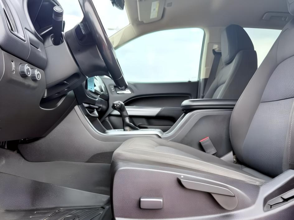 2020 Satin Steel Metallic /Jet Black Chevrolet Colorado 4WD LT (1GCGTCEN8L1) with an V6, 3.6L engine, 8-speed automatic transmission, located at 1175 N Woodruff Ave, Idaho Falls, ID, 83401, 43.506901, -111.999657 - <b>Vehicle Details</b><br>Discover capability and comfort in this 2020 Chevrolet Colorado LT 4WD, now available in Idaho Falls, ID. Powered by a strong 3.6L V6 Gasoline engine, this midsize pickup delivers confident performance for commuting, hauling, and weekend adventures alike. The four-wheel dri- Photo#40