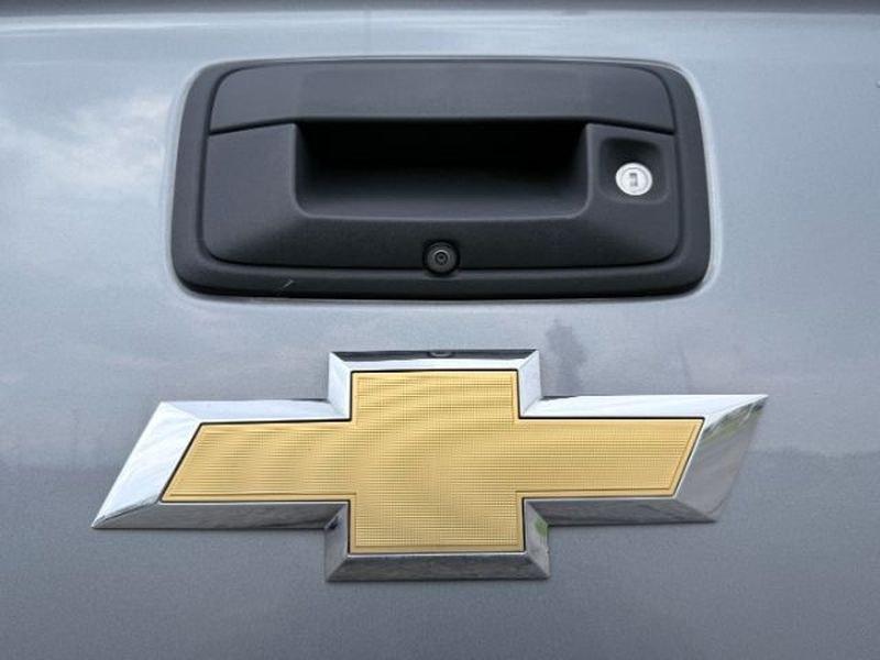 2020 Satin Steel Metallic /Jet Black Chevrolet Colorado 4WD LT (1GCGTCEN8L1) with an V6, 3.6L engine, 8-speed automatic transmission, located at 1175 N Woodruff Ave, Idaho Falls, ID, 83401, 43.506901, -111.999657 - <b>Vehicle Details</b><br>Discover capability and comfort in this 2020 Chevrolet Colorado LT 4WD, now available in Idaho Falls, ID. Powered by a strong 3.6L V6 Gasoline engine, this midsize pickup delivers confident performance for commuting, hauling, and weekend adventures alike. The four-wheel dri- Photo#8