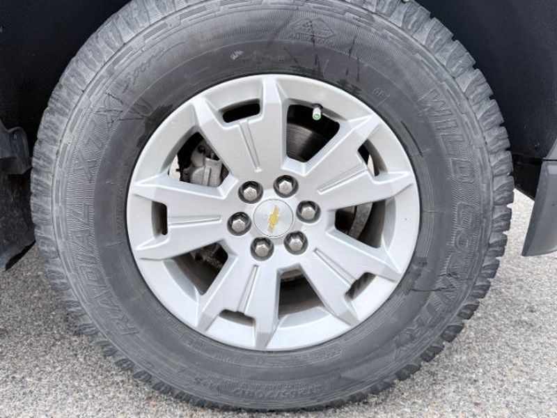 2020 Satin Steel Metallic /Jet Black Chevrolet Colorado 4WD LT (1GCGTCEN8L1) with an V6, 3.6L engine, 8-speed automatic transmission, located at 1175 N Woodruff Ave, Idaho Falls, ID, 83401, 43.506901, -111.999657 - <b>Vehicle Details</b><br>Discover capability and comfort in this 2020 Chevrolet Colorado LT 4WD, now available in Idaho Falls, ID. Powered by a strong 3.6L V6 Gasoline engine, this midsize pickup delivers confident performance for commuting, hauling, and weekend adventures alike. The four-wheel dri- Photo#10