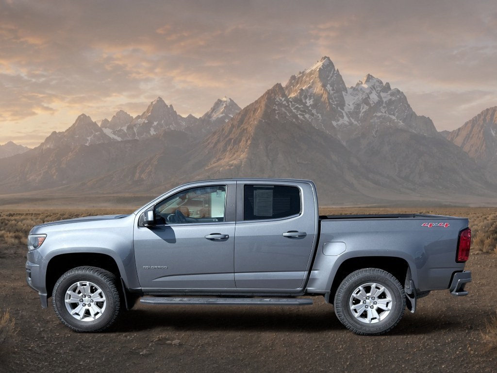 2020 Satin Steel Metallic /Jet Black Chevrolet Colorado 4WD LT (1GCGTCEN8L1) with an V6, 3.6L engine, 8-speed automatic transmission, located at 1175 N Woodruff Ave, Idaho Falls, ID, 83401, 43.506901, -111.999657 - <b>Vehicle Details</b><br>Discover capability and comfort in this 2020 Chevrolet Colorado LT 4WD, now available in Idaho Falls, ID. Powered by a strong 3.6L V6 Gasoline engine, this midsize pickup delivers confident performance for commuting, hauling, and weekend adventures alike. The four-wheel dri- Photo#1