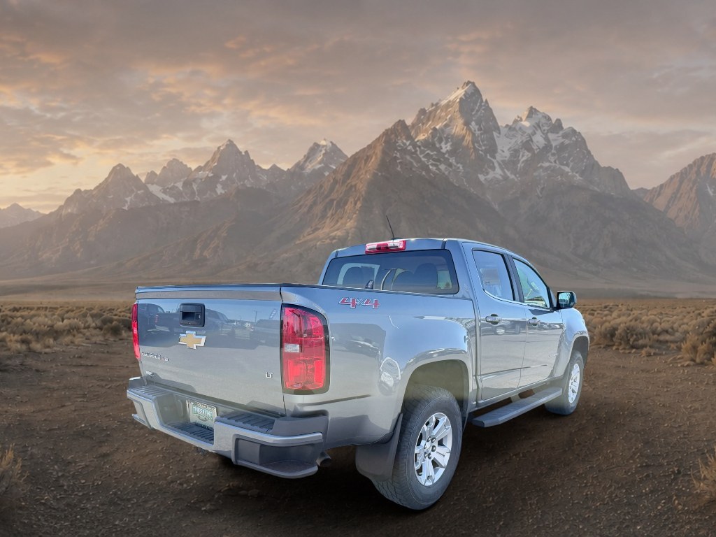2020 Satin Steel Metallic /Jet Black Chevrolet Colorado 4WD LT (1GCGTCEN8L1) with an V6, 3.6L engine, 8-speed automatic transmission, located at 1175 N Woodruff Ave, Idaho Falls, ID, 83401, 43.506901, -111.999657 - <b>Vehicle Details</b><br>Discover capability and comfort in this 2020 Chevrolet Colorado LT 4WD, now available in Idaho Falls, ID. Powered by a strong 3.6L V6 Gasoline engine, this midsize pickup delivers confident performance for commuting, hauling, and weekend adventures alike. The four-wheel dri- Photo#4