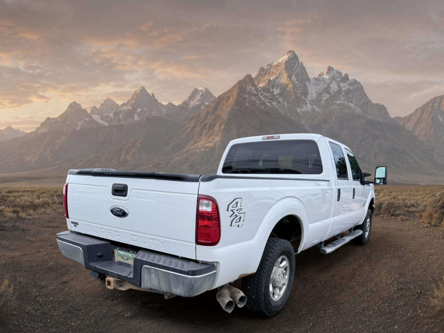 2013 Oxford White /GRAY Ford F-250 XLT (1FT7W2BT1DE) with an V8, 6.7L engine, 6-speed automatic transmission, located at 1175 N Woodruff Ave, Idaho Falls, ID, 83401, 43.506901, -111.999657 - <b>Vehicle Details</b><br>Looking for a powerful heavy-duty truck in Idaho Falls, ID? Check out this pre-owned 2013 Ford F-250 Super Duty XLT FX4 LARIAT XL 4WD, built to handle tough jobs and weekend adventures with confidence. Under the hood is a V8 6.7L Diesel engine delivering strong towing capab- Photo#4