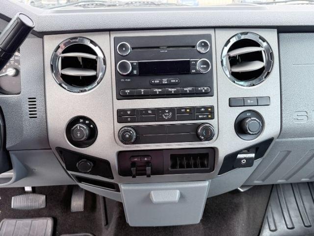 2013 WHITE /GRAY Ford Super Duty F-250 SRW (1FT7W2BT1DE) with an 67 V8 T-DIESEL engine, Automatic transmission, located at 1175 N Woodruff Ave, Idaho Falls, ID, 83401, 43.506901, -111.999657 - At Timberline Auto, finding a great deal on your next vehicle is always easy! Our experienced sales staff goal is to help find you the right vehicle at the right price! Our knowledgeable finance department has options for almost any credit score. We offer extended service contract options to prot- Photo#37