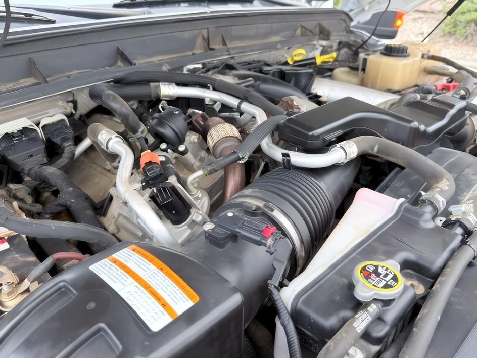 2013 WHITE /GRAY Ford Super Duty F-250 SRW (1FT7W2BT1DE) with an 67 V8 T-DIESEL engine, Automatic transmission, located at 1175 N Woodruff Ave, Idaho Falls, ID, 83401, 43.506901, -111.999657 - At Timberline Auto, finding a great deal on your next vehicle is always easy! Our experienced sales staff goal is to help find you the right vehicle at the right price! Our knowledgeable finance department has options for almost any credit score. We offer extended service contract options to prot- Photo#23